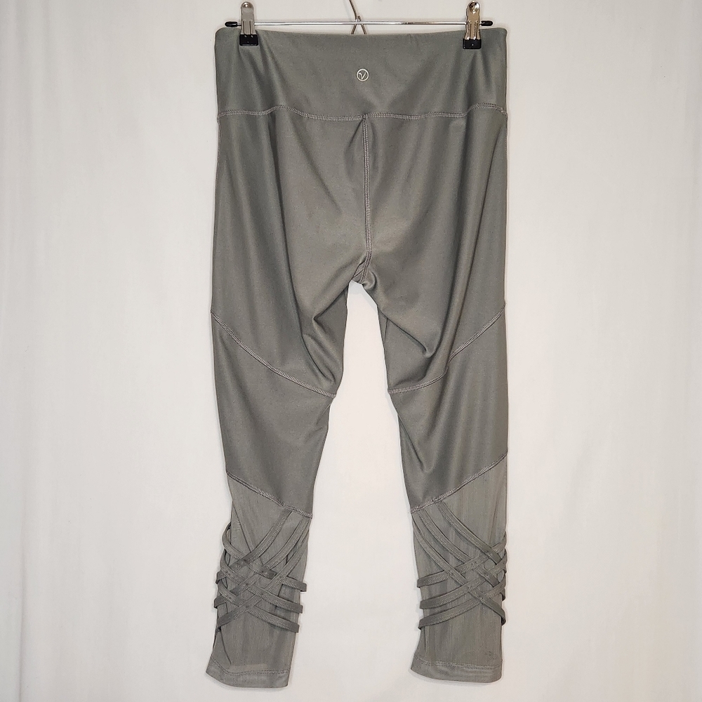 VOGO Athletica cropped leggings green large - Picture 2 of 11